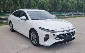 В Китае показали обновленный FAW Bestube B70