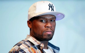 Рэпер 50 Cent кинул микрофон в фанатку и нанес ей травму