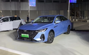 Chery презентовала гибридный седан за $16,7 тысяч