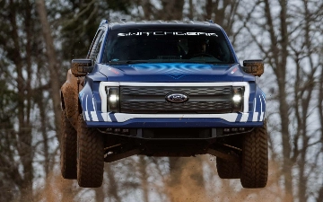 Ford презентовал «летающий» пикап Ford F-150 Lightning Switchgear