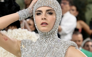 Фанаты Кары Делевинь заподозрили ее в зависимости