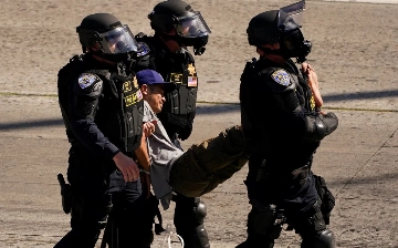 В Лос-Анджелесе за выходные задержали свыше 50 протестующих