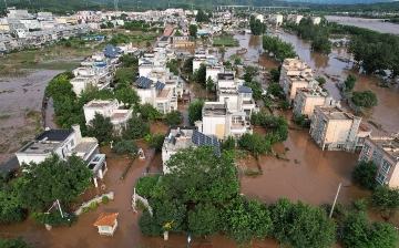 Шавкат Мирзиёев выразил соболезнования Си Цзиньпину из-за наводнений в Китае