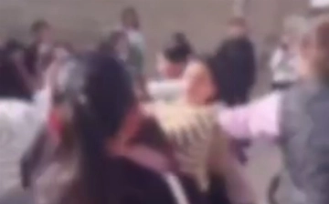 После ссоры по телефону: в Самарканде школьницы устроили массовую драку