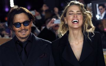 Появилось видео, как американцы провожают с суда Джонни Деппа и Эмбер Херд