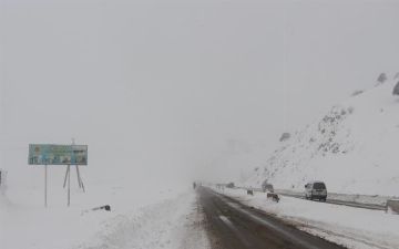 Узгидромет экстренно предупредил водителей Узбекистана о предстоящей сильной метели на перевале Камчик