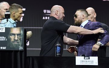 Магрегор хотел пнуть Порье во время дуэли взглядов (видео)