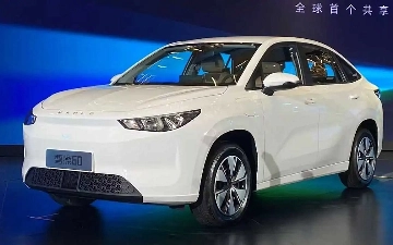 У китайского электрокара во время вождения выпал аккумулятор — видео