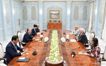 Мирзиёев провел встречу с делегацией Евросоюза