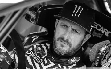 Гонщик Кен Блок скончался в аварии 