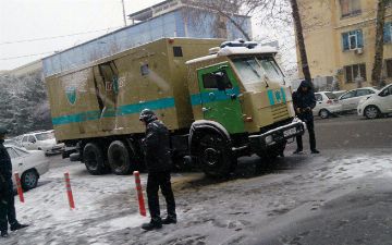 Что интересного помимо денег можно найти в инкассаторских машинах?