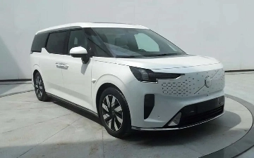 Volvo раскрыла внешность нового минивэна EM90