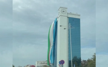В Узбекистане хотят разрешить вывешивать флаг на домах 