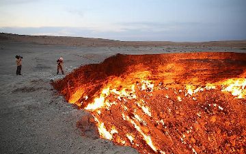 Президент Туркменистана решил потушить «Врата ада»