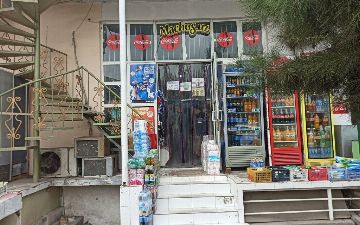 В одном из магазинов Намангана покупатель пырнул ножом продавца из-за сломанных весов