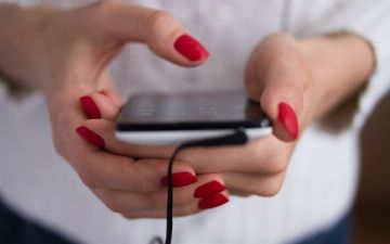 В Ташкенте арестовали женщину за шантаж и вымогательство около 300 миллионов сумов