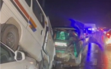 Под Ташкентом произошло массовое ДТП с участием шести машин (видео)