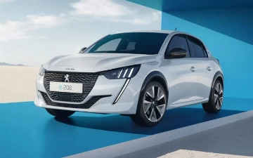 У обновленного Peugeot e-208 будет более мощный мотор и увеличенный запас хода