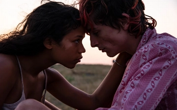 Тимоте Шаламе поделился тизером романтического хоррора Луки Гуаданьино «Целиком и полностью»