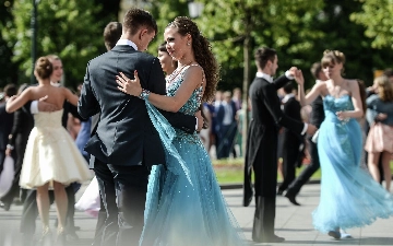 В одной из школ Узбекистана запретили танцевать вальс из-за «несоответствия менталитету»