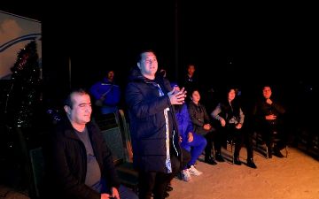 Хоким Гузара подарил 45-летнему певцу Равшану Собирову 1 гектар земли в рамках проекта «один гектар для каждого возраста»