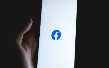 Apple пригрозила удалить Facebook из App Store из-за сообщений о торговле людьми через соцсеть