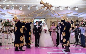 Узбекская молодежь захотела оставить проведение свадеб на 30 человек