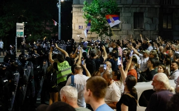 В Сербии произошли массовые столкновения между оппозицией и сторонниками президента