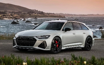 Мужчина разгоняет Audi RS6 Avant до сотни за 3,2 секунды
