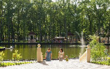 Узбекистанцам пообещали спад температуры на выходных