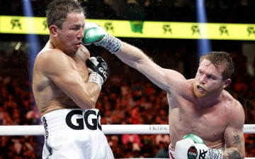 Головкин проиграл Канело в поединке за четыре чемпионских пояса — видео