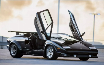 В сети продают Lamborghini Countach LP 500 известного певца