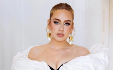 Певица Адель планирует отучиться на преподавателя литературы 