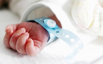 В Джизаке осудили женщину, выкравшую младенца из роддома