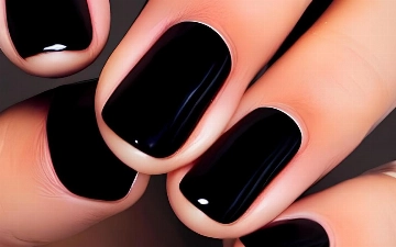 В маникюре появился новый тренд — «мокрая кожа»
