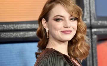 Спустя два месяца стало известно имя дочери Эммы Стоун