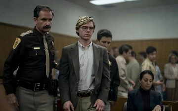 Сериал про серийного убийцу Джеффри Дамера оказался популярнее «Игры в кальмара» – трейлер