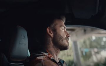 Легендарный футболист Дэвид Бекхэм крутит «пончики» на кроссовере Maseratti
