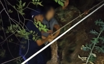 Специалисты спасли мужчину, упавшего в один из каналов Ташкента