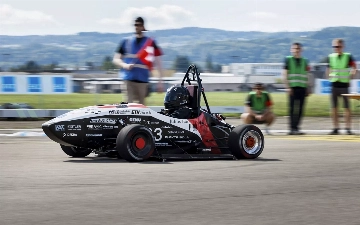 Студенты разогнали электромобиль до сотни менее, чем за секунду