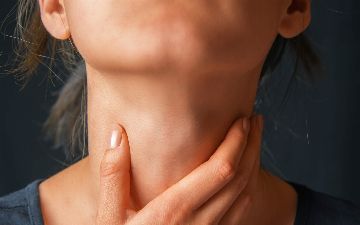 О чем может говорить частое ощущение кома в горле?