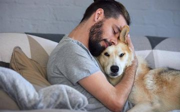 Узнали причину, почему мужчинам лучше не отращивать бороду и при чем здесь собаки — ответ вас удивит