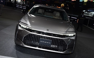 Toyota презентовала 16 поколение модели Crown