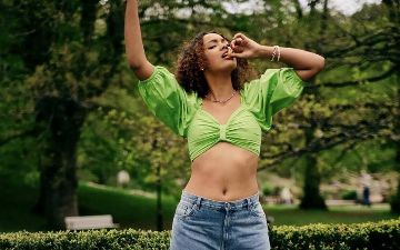 Бренд Monki представил новую коллекцию одежды из остатков тканей - фото