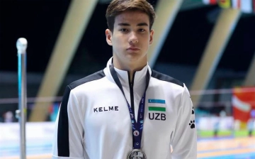 Узбекский пловец Элдор Усмонов завоевал две серебряные медали на ЧА