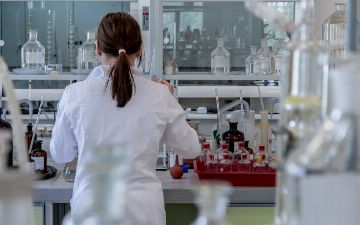 В Узбекистане внедряют новую систему преподавания химии и биологии