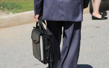 В Узбекистане уменьшат число госработников 