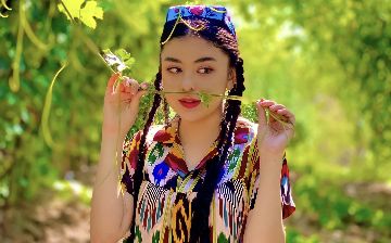 Пятнадцатилетняя девочка из Узбекистана прошла в полуфинал шоу «Ты Супер!» — видео