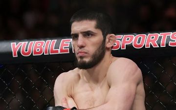 Махачев обвинил противника в симуляции травмы перед поединком UFC