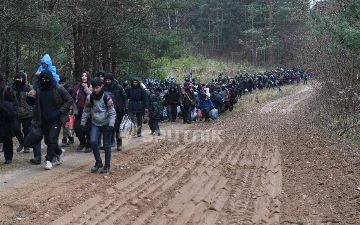 Мигранты начали покидать стихийный лагерь у белорусско-польской границы